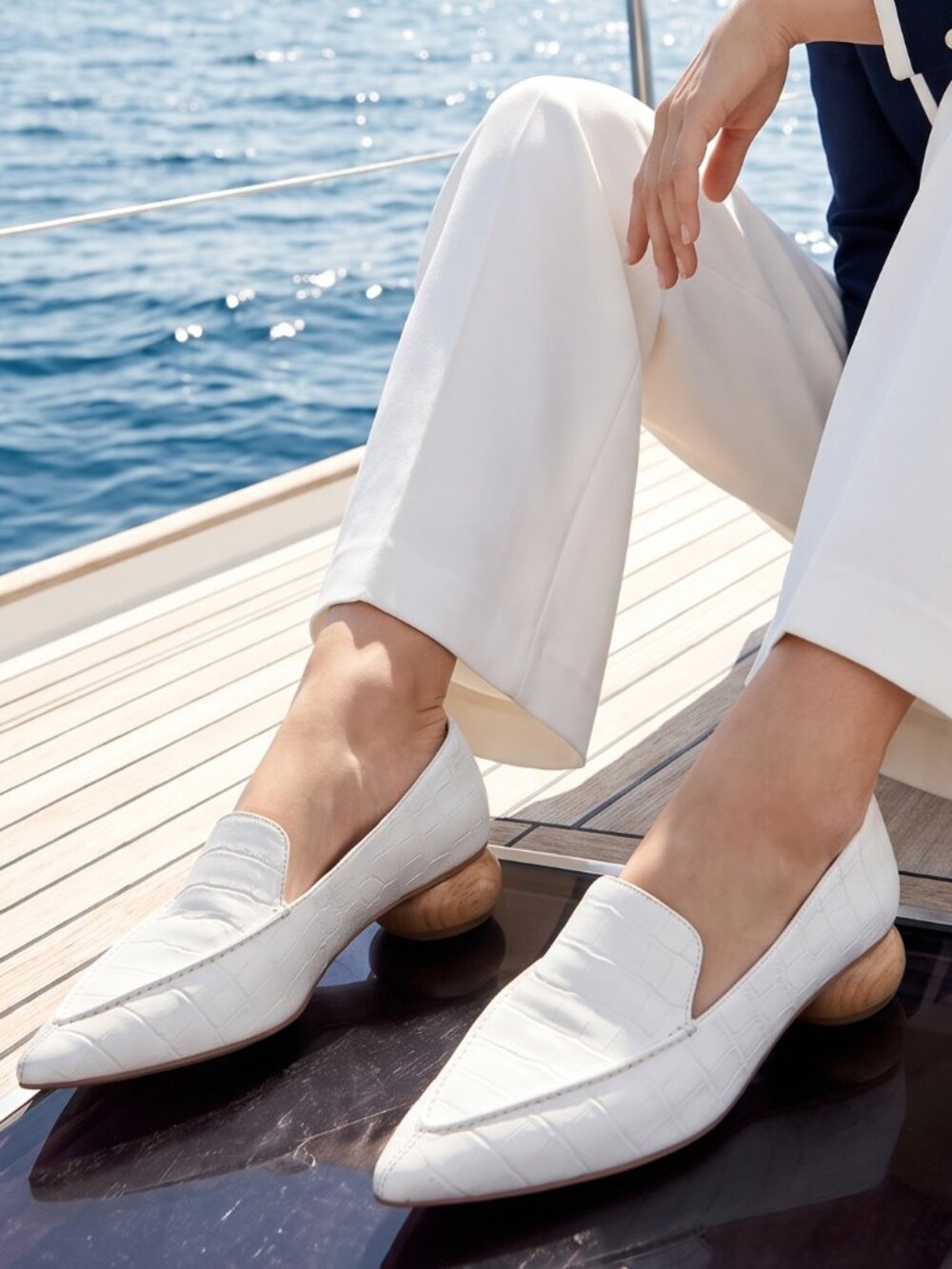 $170 JEFFREY CAMPBELL Viona loafers pointed toe white embossed croc 6.5